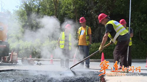 寧遠 戰高溫保暢通，市政維護不“打烊”